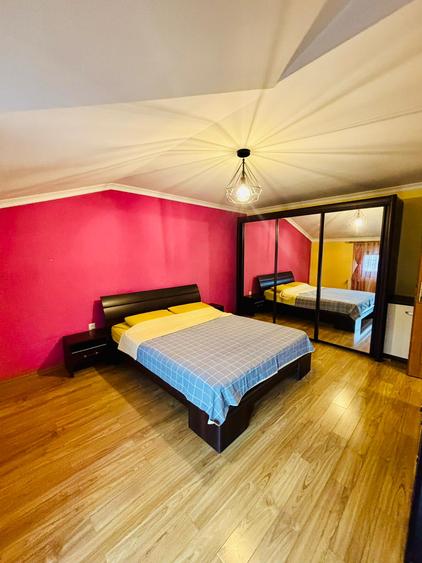 Apartament 4 camere de închiriat – zona Trocadero, str. Poporului