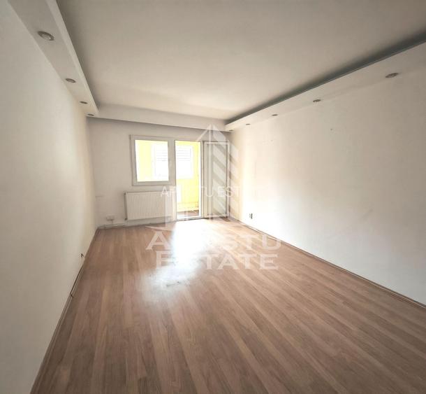 Apartament de vanzare cu 2 camere, decomandat, centrala proprie, Torontalului - 4