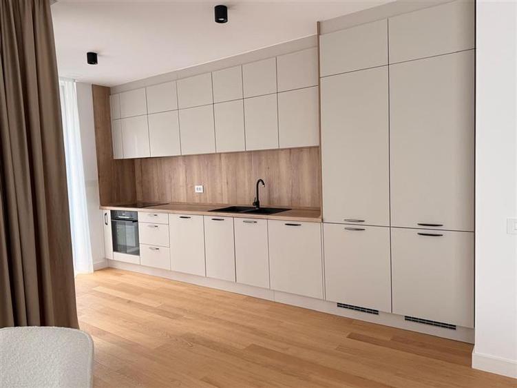 Apartament 4 camere, superb Pipera, cladire exclusivista, 250mp curte
