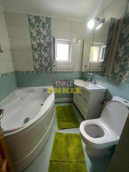 De închiriat apartament 4 camere decomandat - 8