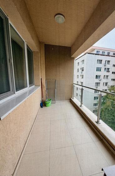 Apartament 2 camere , foarte mare, Ferdinand intersectie cu Strada Ritmului