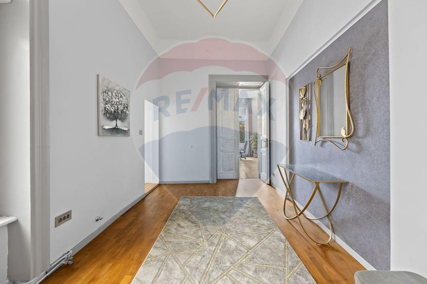 Apartament de lux în clădire patrimoniu, ultracentral– Palatul Nadasdy
