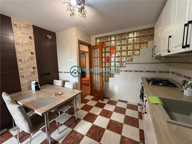 Royal Imobiliare - Vanzare apartament  zona Piata Mihai Viteazu - 10