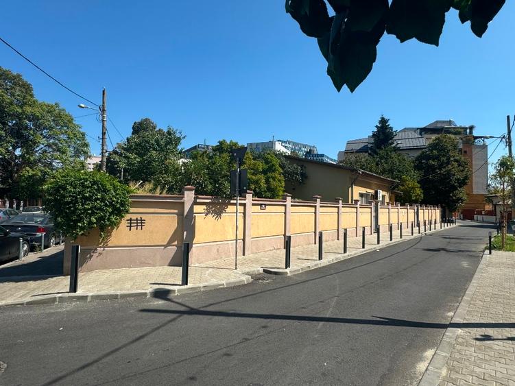 Casa / Sediu firma cu curte de inchiriat langa metrou Grozavesti si parc Poli
