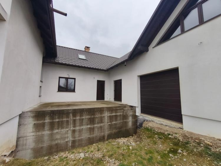 Casa semifinisata 260 mp, 800 mp teren, zona Marginea