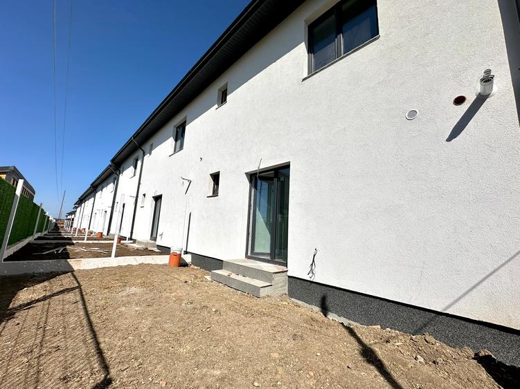 Intabulata! Casa 4 camere 2 bai 95mp Mall Moldova Valea Lupului
