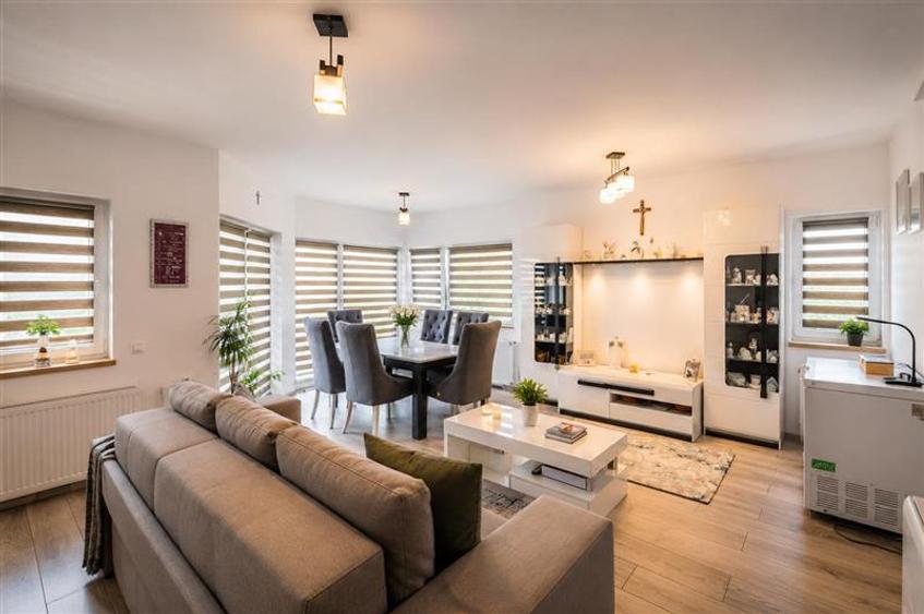 Casa 2019 in Brasov:3 dormitoare+supanta, terasa,2 balcoane,2 parcari