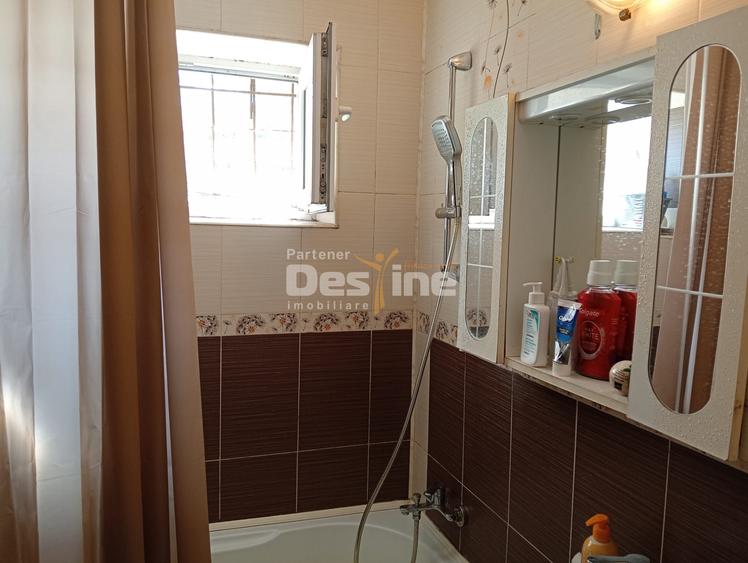 Apartament 2 camere semi-decomandat, mobilat, cart. Valea Rosie