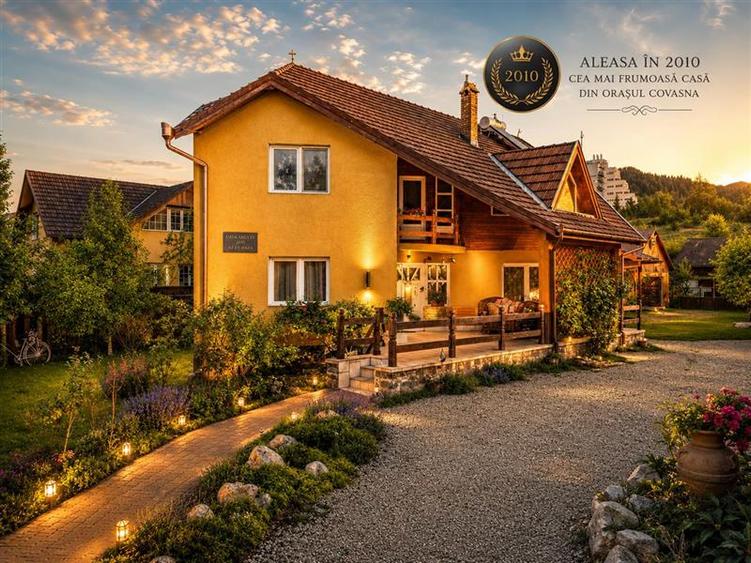 Proprietate premiata Casa Anului, cu placheta oficiala, Covasna: eleganta si aut