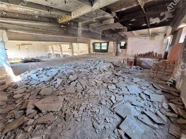 Spatiu cu suprafata de 500 mp si teren de 1159 mp in zona Strand Sibiu