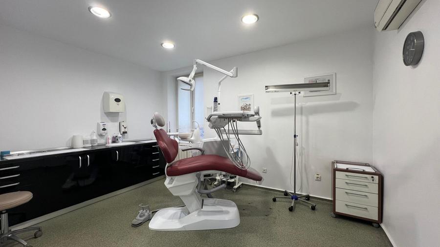 Cladire 23 de camere cu teren 554 mp