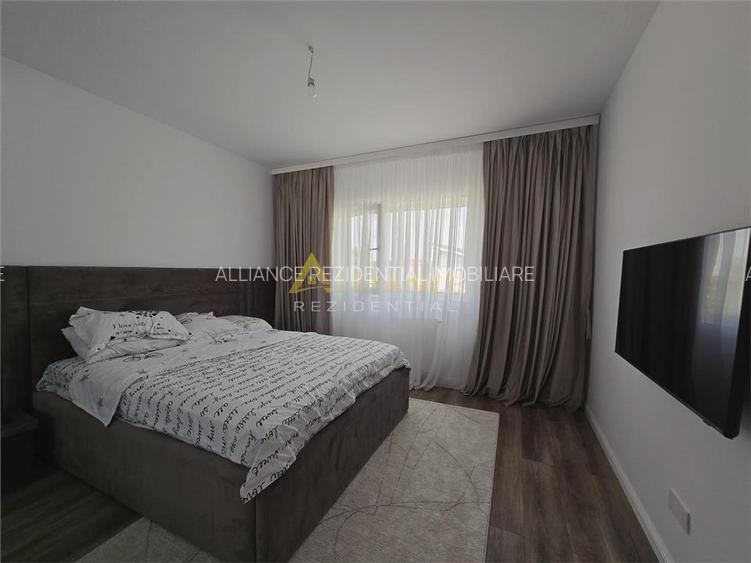 Duplex cu perete dublu- 4 camere - 2 bai - apa curenta  - pod - 5