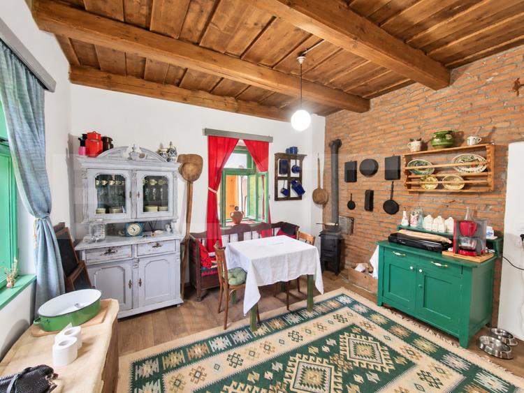 Gospodarie traditionala transilvaneana cu teren de 5.032 mp