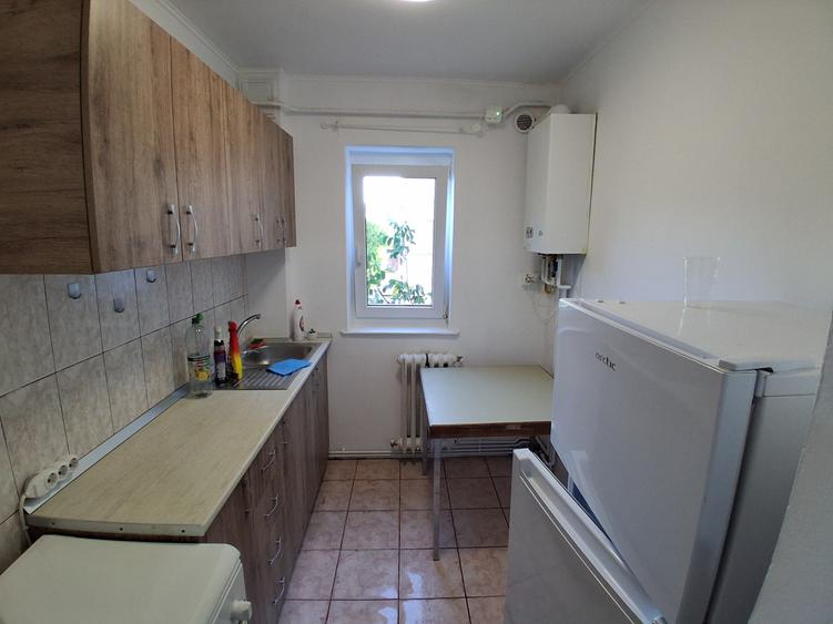 PACURARI  POSTA 2 CAMERE SEMIDECOMANDAT ET.3 LIBER 42 MP   COD 163292