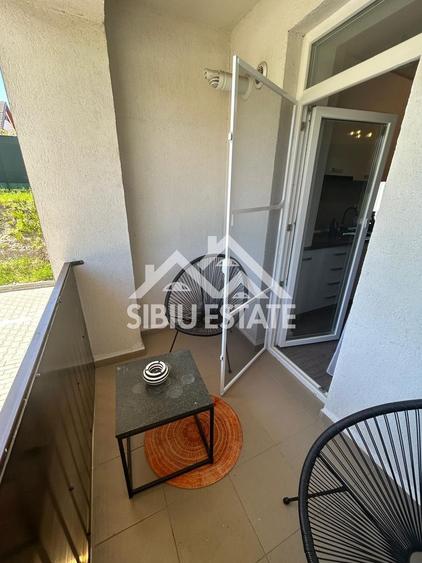 Apartament mobilat-utilat, cu 2 camere, balcon, parcare si boxa