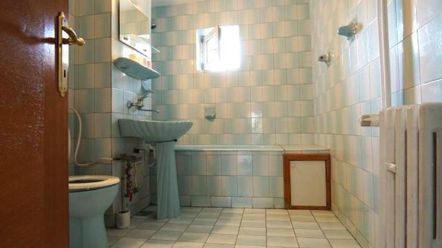 Inchiriere 3 Camere Generoase   Etaj 1   Ideal Birou, Sediu Firma sau Locuinta.