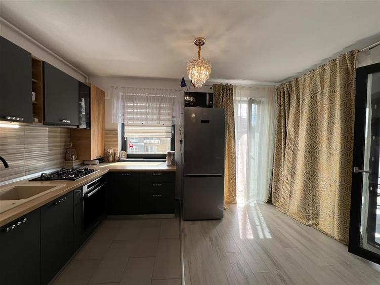 Apartament Lux prima inchiriere cu loc de parcare subteran Tractoru Coresi