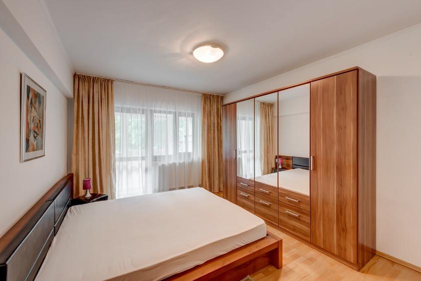Proprietar inchiriez cu contract apartament 3 camere Bd.Decebal/Clinica Sanador