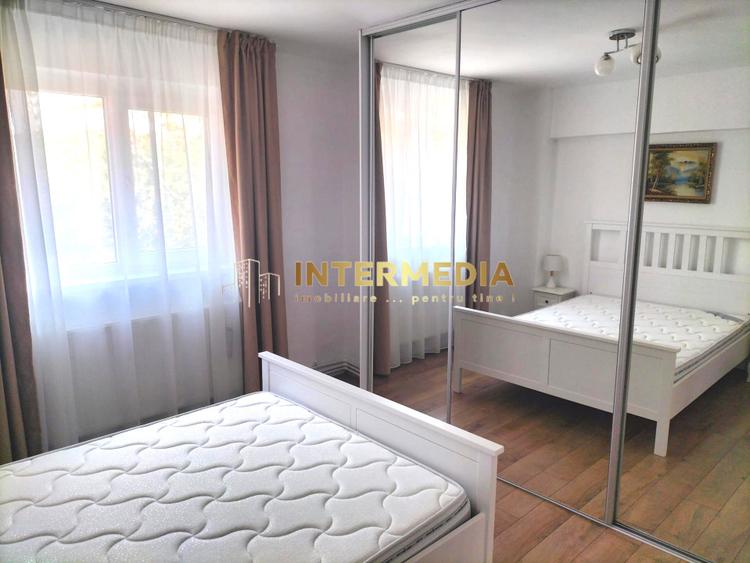 Apartament 3 camere 2 bai, parcare, CETATE mobilat si utilat complet