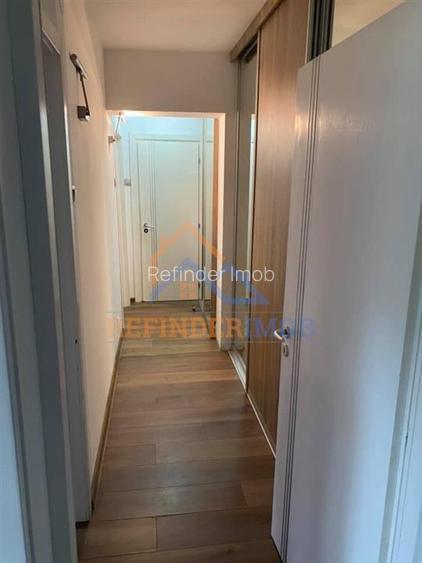 Apartament de vanzare cu 3 camere, zona Titan - Piata Minis - 4