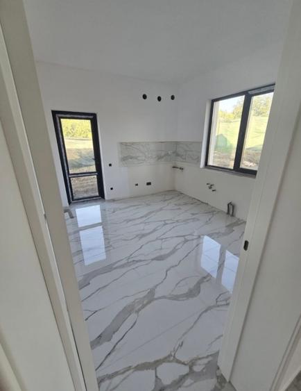 Casă nouă cu 3 camere, teren de 450 mp