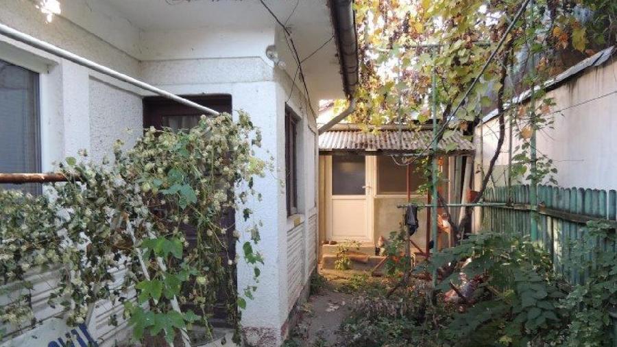 Str. Tinerimii, Casa in suprafata de 108 m² cu teren - 187 m²