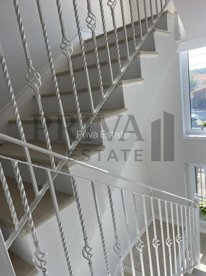 Casa modernă cu garaj, 5 camere, 4 bai, terasa, Dumbrăvița