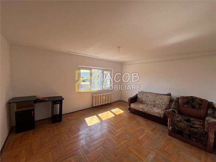 Apartament 3 camere decomandate, 73 mp, Narciselor 6, Bacau