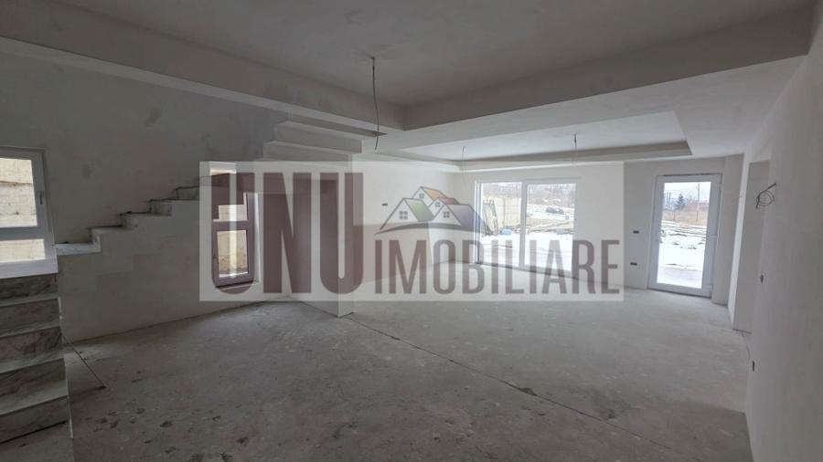 Comision 0%  Casă 200 mp utili  4 dormitoare 4 băi Bucium – Șos. Bârnova 700 mp teren