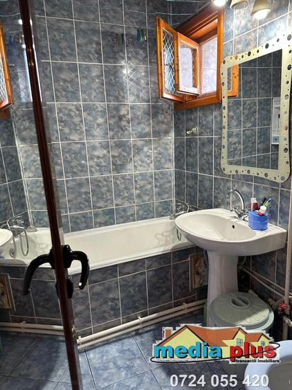 Apartament 3 camere semidecomandat, etaj 3/4, Micro 38