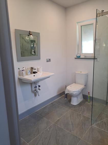 CASA NOUA PE UN NIVEL CU 4 CAMERE DOUA  BAI,LIVING, BUCATARIE  19 ARI TEREN