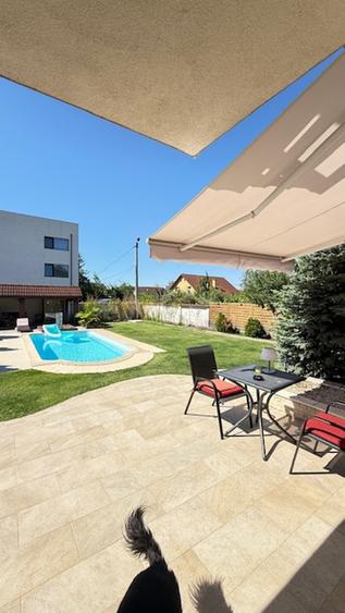 VILA P+E (2008) superba cu piscina si barbeque!