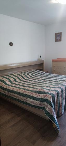 Proprietar vând casă în duplex ,relativ noua , liberă imediat .