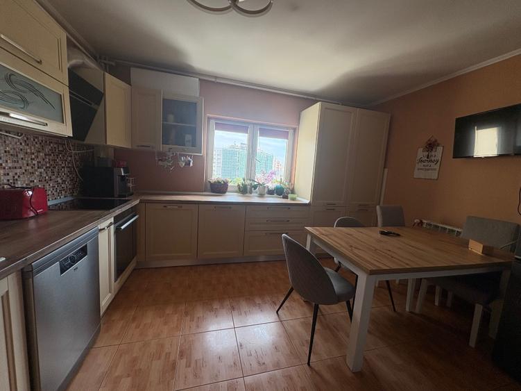 Persoana fizica, vand apartament deosebit  in calea Vitan 123.