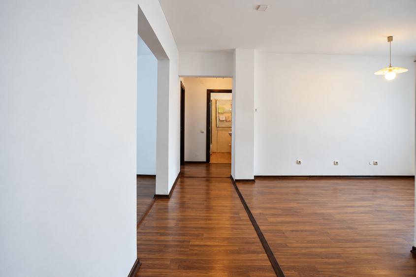 Apartament 4 camere | Etaj 1 | 89 mp | Boxă 10 mp | Parcare - Precista