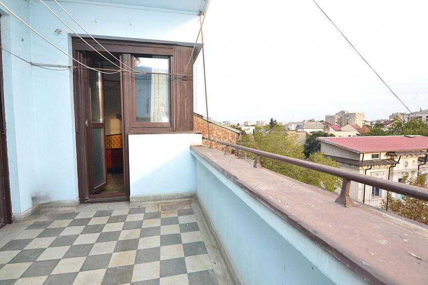 VANZARE APARTAMENT 4 CAMERE CALEA CALARASILOR – SFANTUL STEFAN