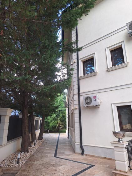 Resedinta deosebita,renovata 2023,P+2,garaj 2 loc, sauna, piscina, teren 1130 mp