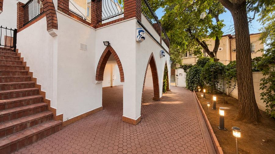 Casă / Vila de vanzare Stefan cel Mare - 380 mp teren - 452 mp utili, Rezidentia
