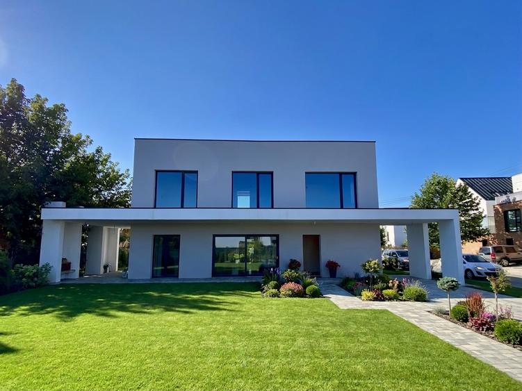 Vila individuală cu terasa panoramică vv Colina Lac, lângă lac si DN1