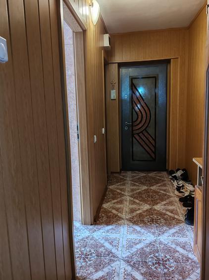 Apartament 2 camere decomandat,zona Tractorul  !