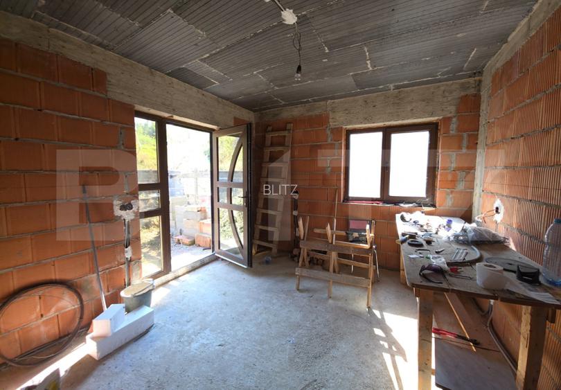 Teren 10 ari cu casă la roșu 240 mp cu plus garaj–Valea Rusului, panorama oraș - 5