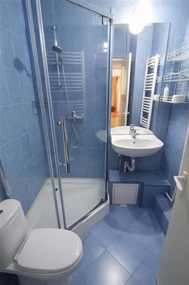 Apartament 4 camere 2 bai 3 balcoane zona Centrala