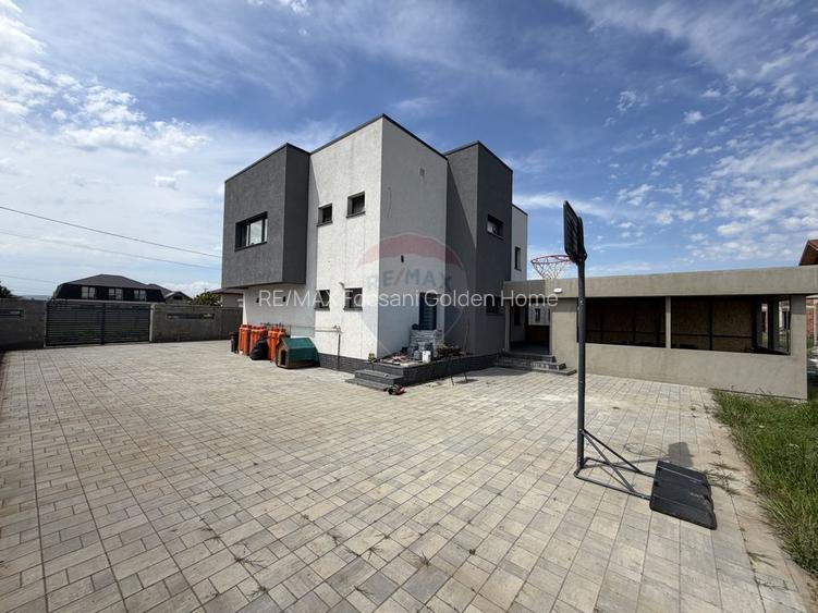 Casă / Vilă cu 5 camere de vânzare în zona Exterior Vest - 27
