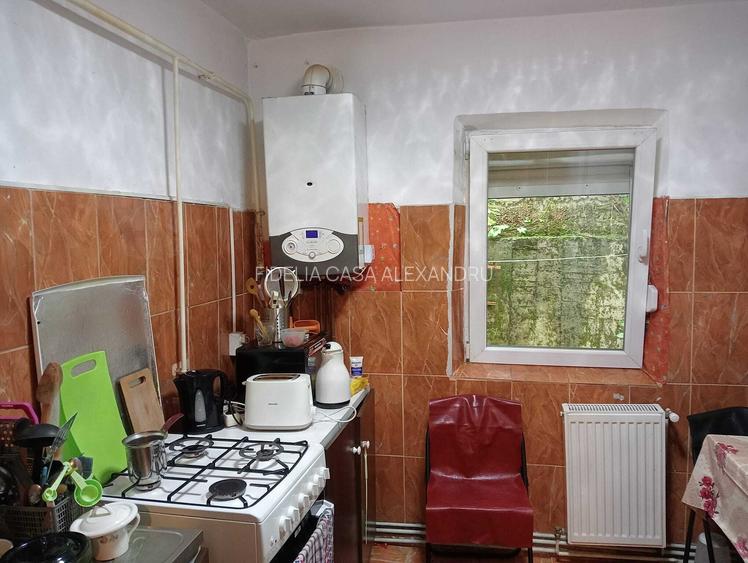 Apartament 4 camere de vanzare Tg Cucu - Podul de Fier - 3