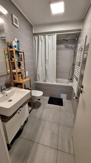 Apartament 3 camere, Kasper