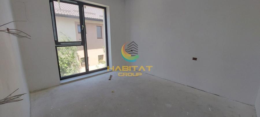 Vila individuala 5 camere+ curte si terasa- disponibila imediat
