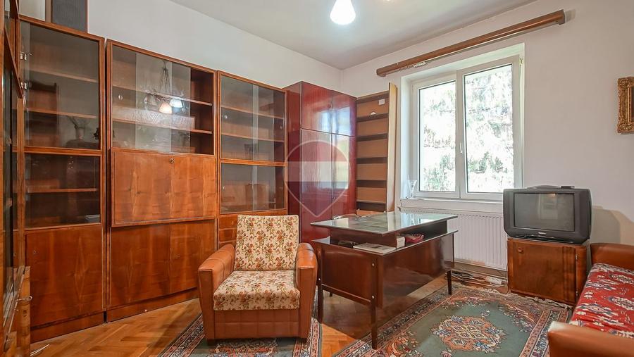 Apartament 2 camere decomandat, str. Crișana, langă Piața Dacia