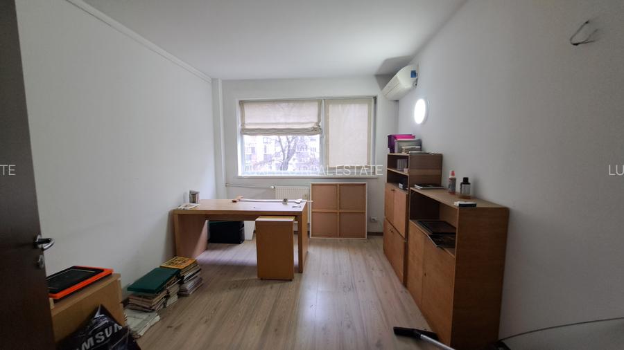 Apartament 3 camere, renovat, poziție retrasă (nu la bulevard) – Metrou 500 m - 55