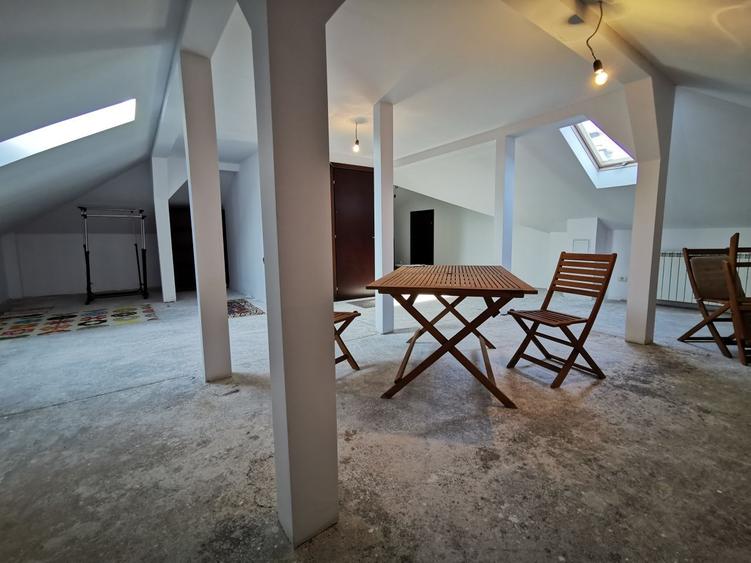 Vila cocheta cu spatii generoase si gradina de 350 mp