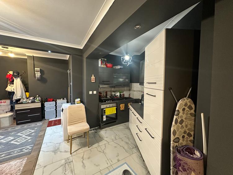 2 camere renovat | Piața Romană–B-dul Bălcescu | Etaj 1/ Renovated Piața Romană